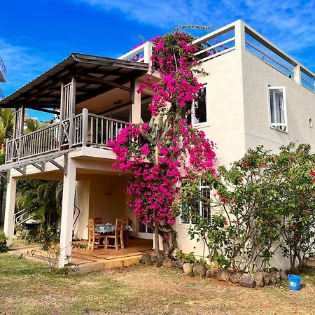 Roche Island Bungalows Grand Baie Exterior photo